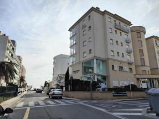 Apartamento con Terraza y Vistas, a Solo 20m de la Playa de Roses - ES-258-29 - 6