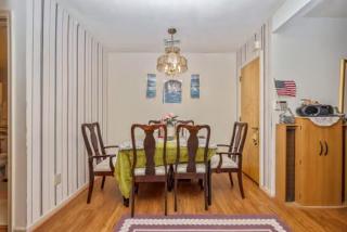 COZY HAMPTON TOWNHOUSE - 4