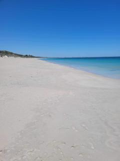 G&R Beach Cottage - Warnbro - 1