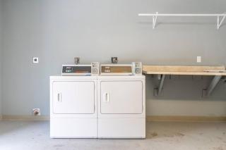 Midtown Getaway: Trendy Studio Heart of Reno - Reno - 4