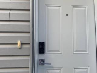 Guest Suite with Queen Bed -Home Away from Home - 3