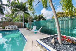 Paradise Oasis with Heated Pool 8 mins from the Beach! - Pompano Beach - 9