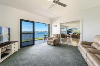 Jeffery River Retreat - Best Sunsets in Yamba - Yamba - 6