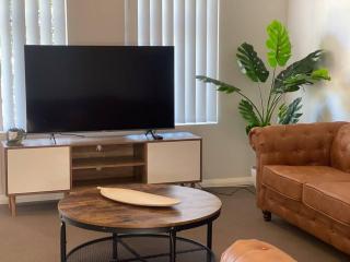 Serene Wagga Townhouse Getaway - 0