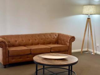 Serene Wagga Townhouse Getaway - 8