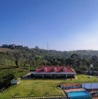 Cloudy Court Resort - 4