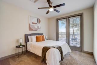 Modern CozySuites on the Town Lake waterfront 14 - Tempe - 0