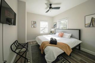 Minutes to Broadway - 2 KING beds with optional garage parking - Nashville - 7