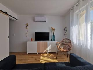Dark blue Appartement 2 chambres climatisation parking 900m des remparts - Avignon - 3