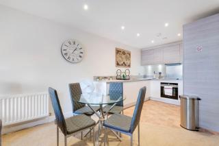 Alder House Serviced Apartment Maidenhead by 360stays - Maidenhead - 3