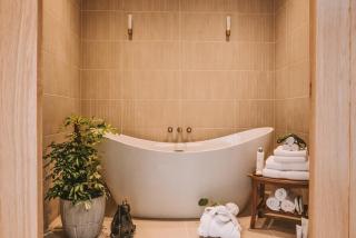 Luxury, Castle View Apartment! Free Spa , Windsor Town Centre - 6