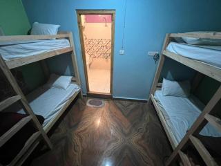 Majestic Mountain Bhaiji Guest House - 5