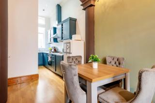2 Bedroom in Center of London - 4