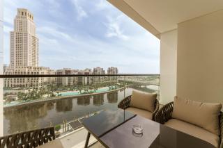 Luxe 1-Bedroom Elegance in Palace Residences - Dubai - 4