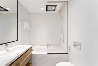 Luxe 1-Bedroom Elegance in Palace Residences - Dubai - 6