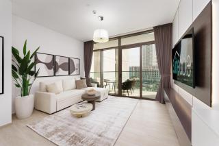 Luxe 1-Bedroom Elegance in Palace Residences - Dubai - 0