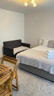 Family room, Shared House - Bristol - 9