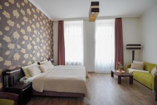 Elegant & Stylish Center Apartments! - 2