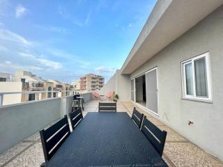 Penthouse with Immense Outdoor Area - 5