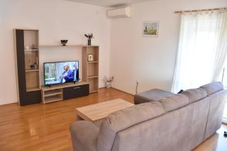 Family house Branka with SPA pool - Peroj - 5