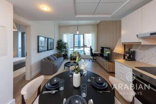 Exclusive Newly Renovated 1BR full Marina views - Dubai - 8