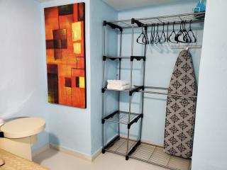 Chic 3 Bedroom Unit, Few Steps To The Ocean, Barbosa Unit 4 - Catano - 1