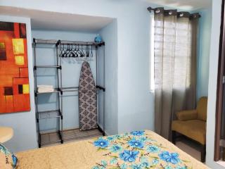 Chic 3 Bedroom Unit, Few Steps To The Ocean, Barbosa Unit 4 - Catano - 2