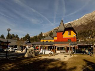 La Villetta Food & Drink Rooms for Rent - No Reception - - 5