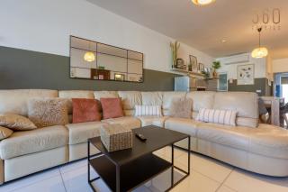 Designer, fully equipped 3BR home in Gzira w/WIFI by 360 Estates - Il-Gżira - 6