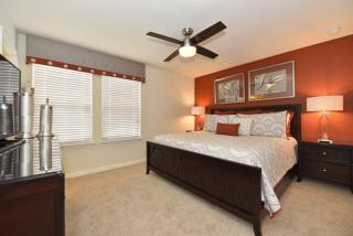 Last Minute Disney Getaway! Private Pool, Hot Tub & Games Room. Book Now! #53410 - Kissimmee - 1