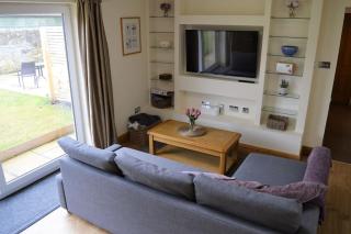 Wardie Garden Cottage - 3