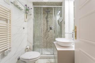 Stylish Spanish Steps Retreat - Rome - 7