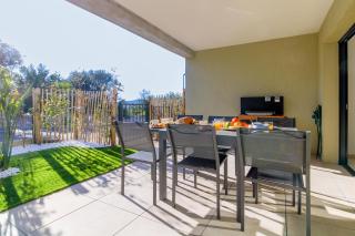 SELECT'soHOME - Appartement pour 6 personnes dans une résidence neuve avec piscine - Grande terrasse, parking privé et plancha ! - CAPNAT-A01 - Bormes-les-Mimosas - 2