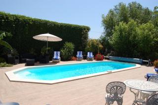 GITES - Mas Saint-Louis - Piscine chauffée - Aigues-Mortes - 9