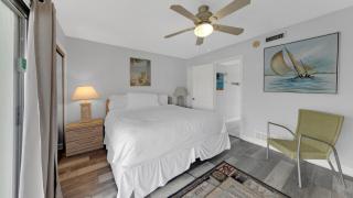 Southbay 60 Lake Front Townhome Short Walk to Private Beach - Destin - 2