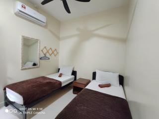 MUSLlM ONLY Pool Wifi 3 aircond room Hospital Sultanah Bahiyah - 7