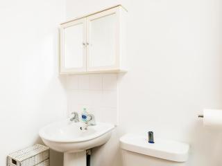 Pass the Keys Self Contained 1 Bed Coach House - Leamington Spa - 7