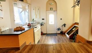 Megyeház Apartman - 8