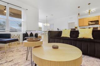 Private Beach and Heated Pool and Spa! - Villa Manatees Paradise - Roelens Vacations - Cape Coral - 2
