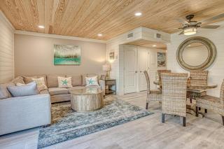 Southbay 101 Completely Remodeled 3 Bedroom Townhome only 30 Yards from the Beach - Destin - 3