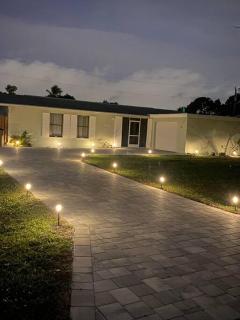 Cozy House in SE Cape Coral. Pet-friendly! - Cape Coral - 0
