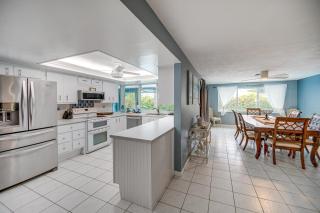 Bright Fort Myers Home with Pool - 9 Mi to Beach! - Fort Myers - 5