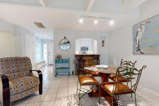 Queens Grant 662 - 5