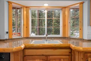 Tahoe Grand on the West Shore - Pet Friendly & Hot Tub! - Homewood - 4
