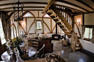 Ebony Cottage - 3