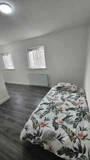 Two Bedroom Apartment at Oldbury with side road parking - 6