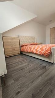 Two Bedroom Apartment at Oldbury with side road parking - 4