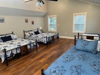 Newly remodeled 4BR lodge on Wolf Creek - Pearisburg - 8