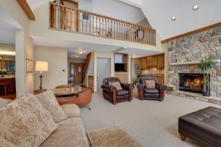 Deer Lake Retreat - Boyne City - 5