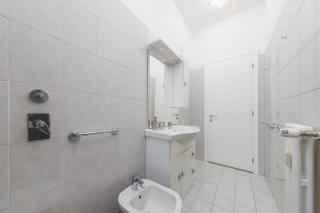 Free Private parking - 5 min to Metro - Access Control Guard - Quiet - Milan - 1